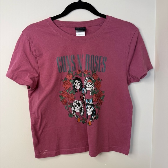 Guns N' Roses Tops - Guns N’ Roses Cropped Graphic Band Tee | Vintage Rock Style Top